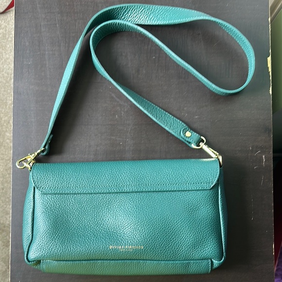 Glossy Green Shoulder Bag with Gold Accents - Picture 7 of 12